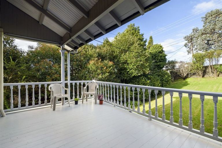 Photo of property in 145 Ocean View Road, Hillcrest, Auckland, 0627