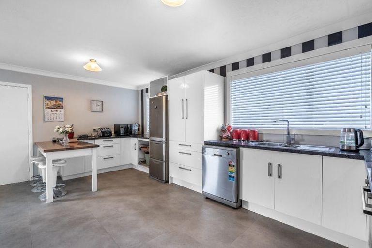Photo of property in 77 Stobo Street, Grasmere, Invercargill, 9810