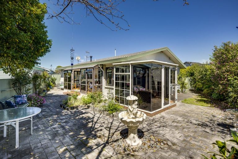 Photo of property in 6a Chester Street, Taradale, Napier, 4112