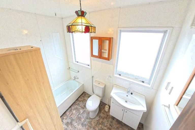 Photo of property in 11 Anaru Place, Awapuni, Palmerston North, 4412