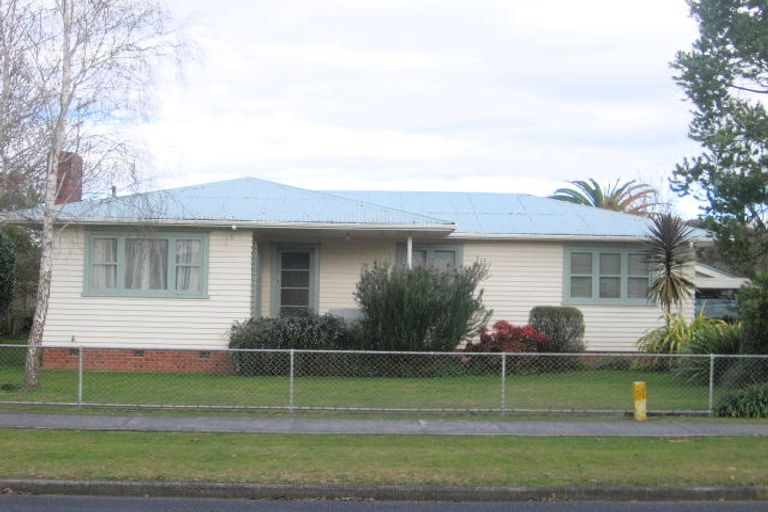Photo of property in 32 Youngs Road, Papakura, 2110