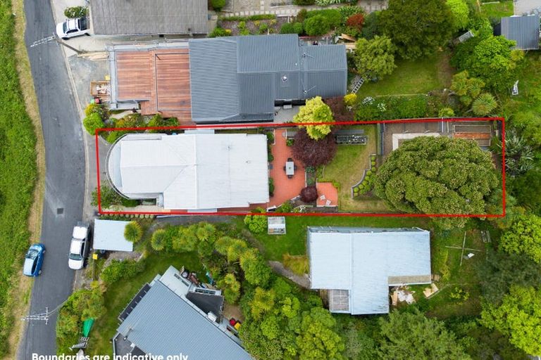 Photo of property in 40 Marine Parade, Macandrew Bay, Dunedin, 9014