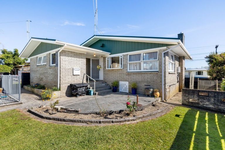Photo of property in 30 Garden Heights Avenue, Glenview, Hamilton, 3206