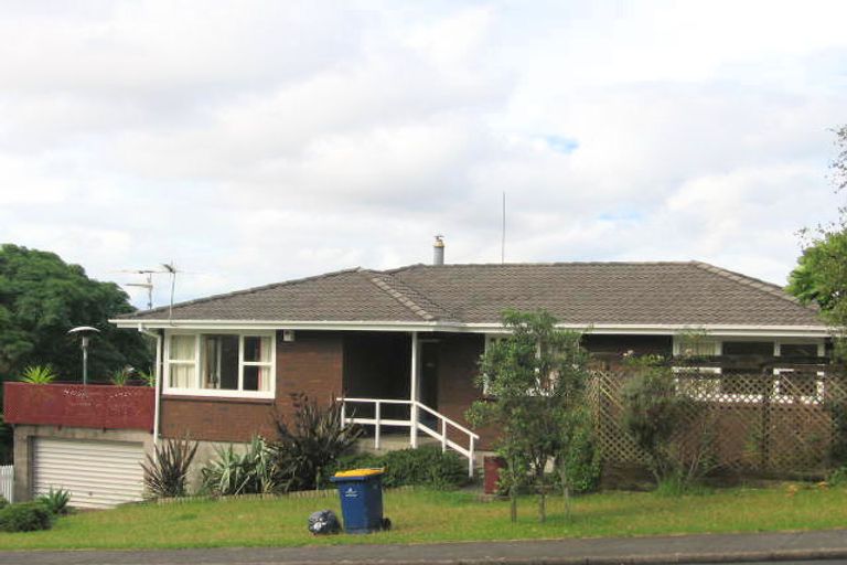 Photo of property in 16 Roick Parade, Glen Eden, Auckland, 0602