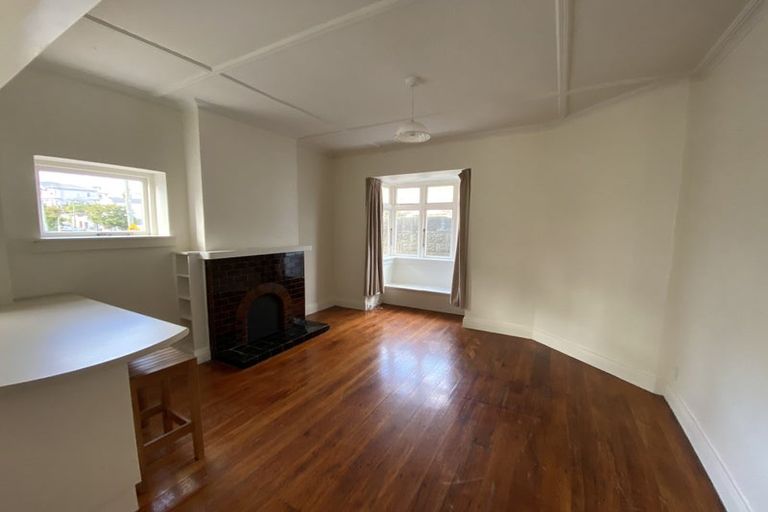 Photo of property in 58f1 Brougham Street, Mount Victoria, Wellington, 6011