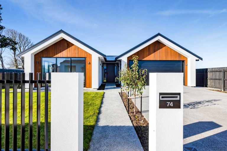 Photo of property in 74 Turuturu Road, Hawera, 4674