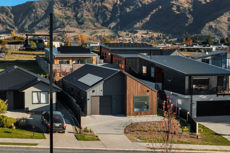 Photo of property in 199 Aubrey Road, Wanaka, 9305