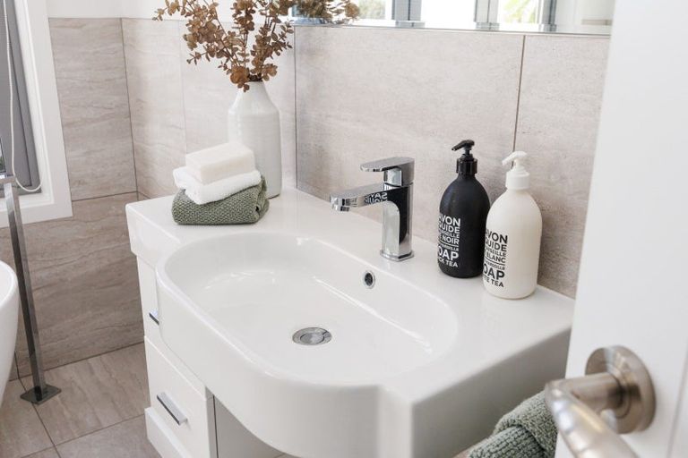 Photo of property in 12 Fleetwood Lane, Turitea, Palmerston North, 4472