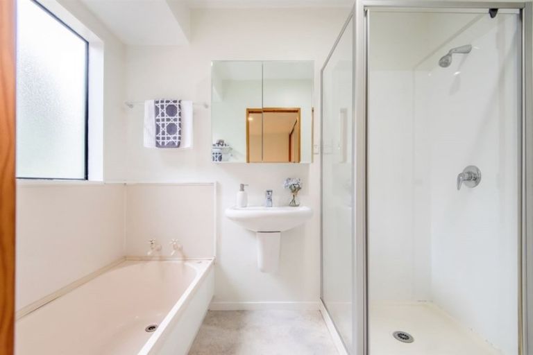 Photo of property in 2/55 Seaview Road, Glenfield, Auckland, 0629