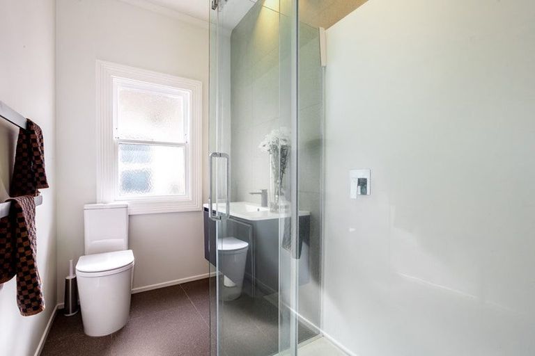 Photo of property in 12 Tinakori Road, Thorndon, Wellington, 6011