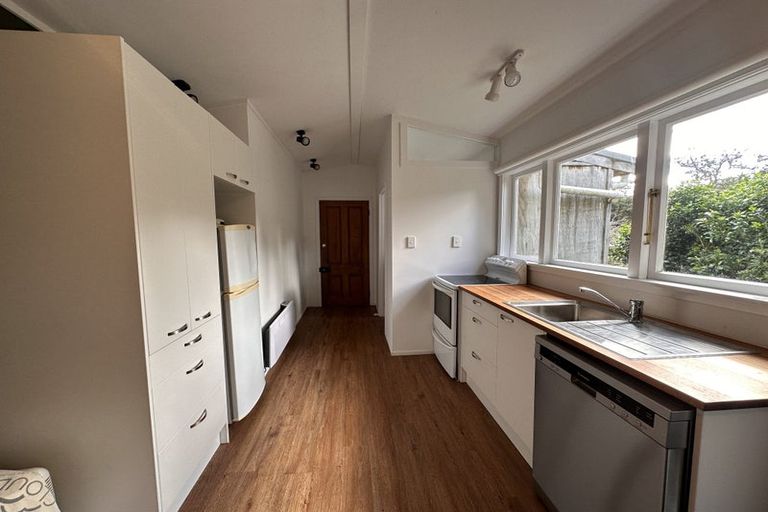 Photo of property in 62 Chatham Avenue, Paremoremo, Auckland, 0632