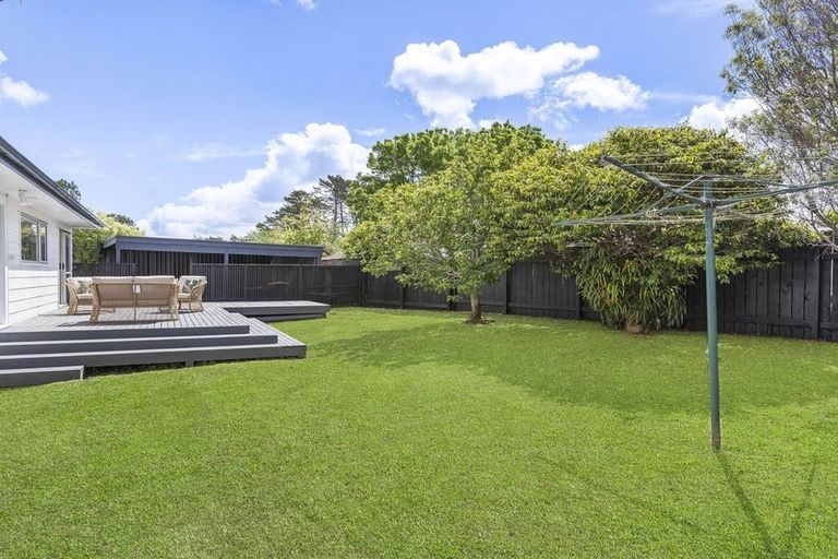 Photo of property in 5 Moxham Grove, Massey, Auckland, 0614