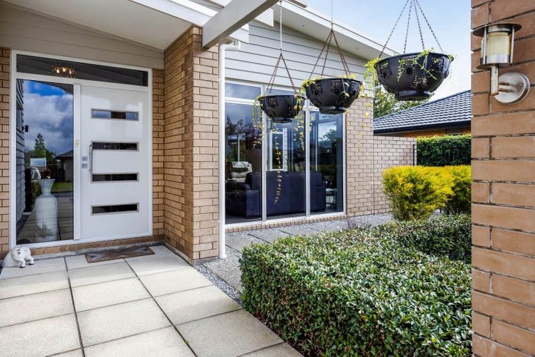 Photo of property in 27 Montague Grove, Stratford, 4332