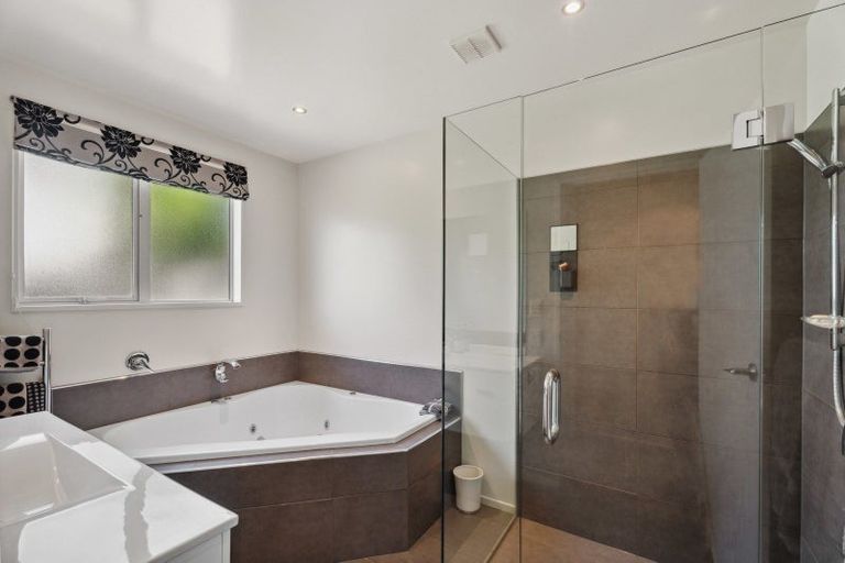 Photo of property in 50 Kelliher Drive, Wanaka, 9305