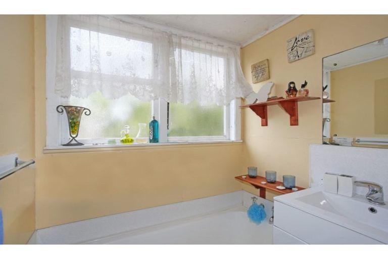 Photo of property in 5 Hooks Road, Manurewa, Auckland, 2102