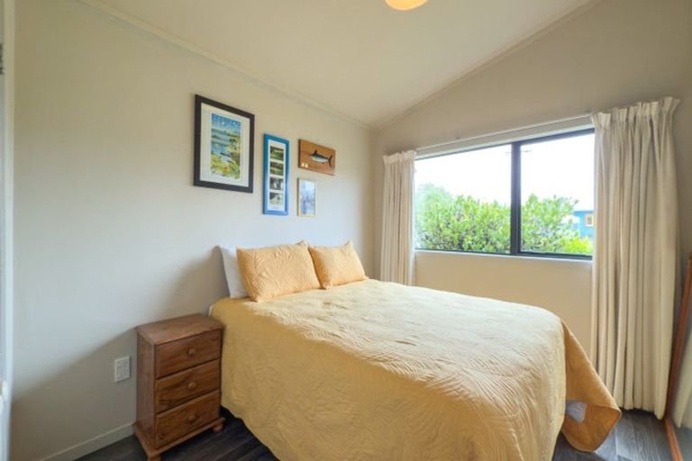 Photo of property in 128 Kiwi Road, Whangamata, 3620