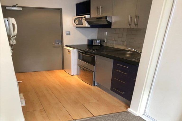 Photo of property in 2n/17 Crown Lynn Place, New Lynn, Auckland, 0600