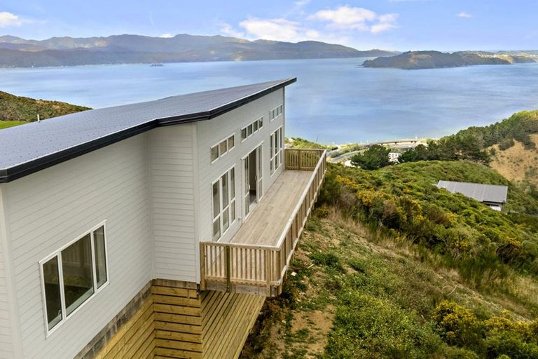 Photo of property in 24 Grumman Lane, Newlands, Wellington, 6037