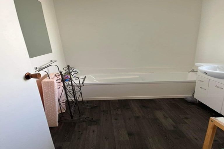 Photo of property in 57 Holmes Drive South, Massey, Auckland, 0614