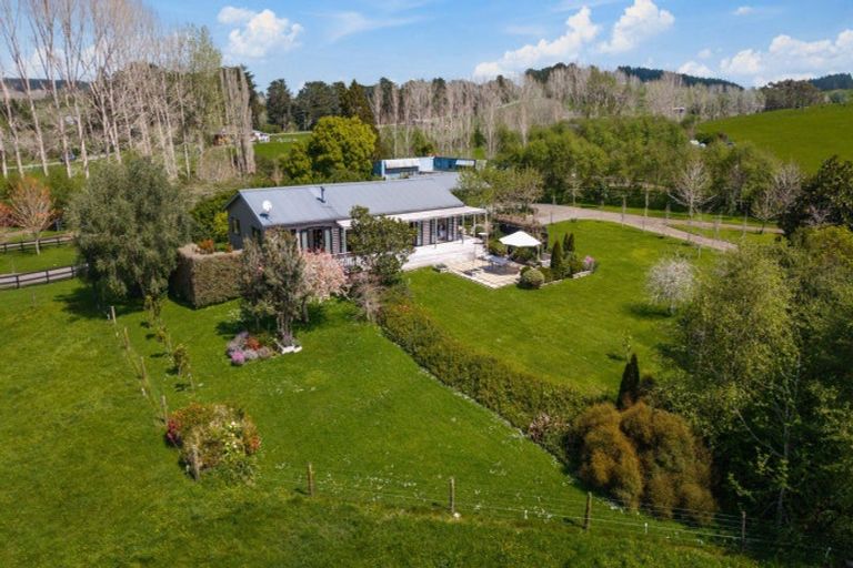 Photo of property in 2 Valley Road, Waitoki, Kaukapakapa, 0871