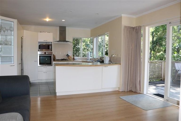 Photo of property in 2/17 Havenwood Place, Birkenhead, Auckland, 0626