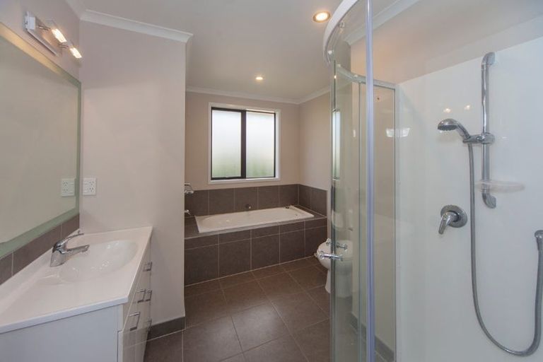 Photo of property in 8 Karika Place, Massey, Auckland, 0614