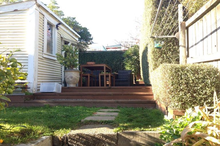 Photo of property in 69 Rolleston Street, Mount Cook, Wellington, 6021