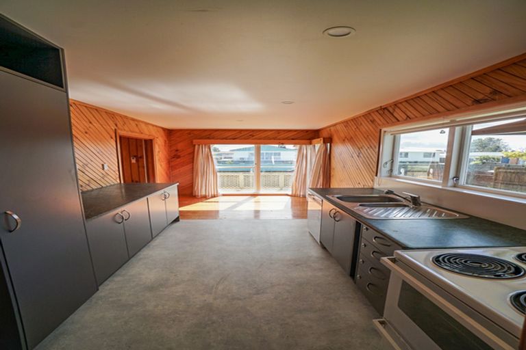Photo of property in 17 Glen Norman Avenue, Henderson, Auckland, 0610