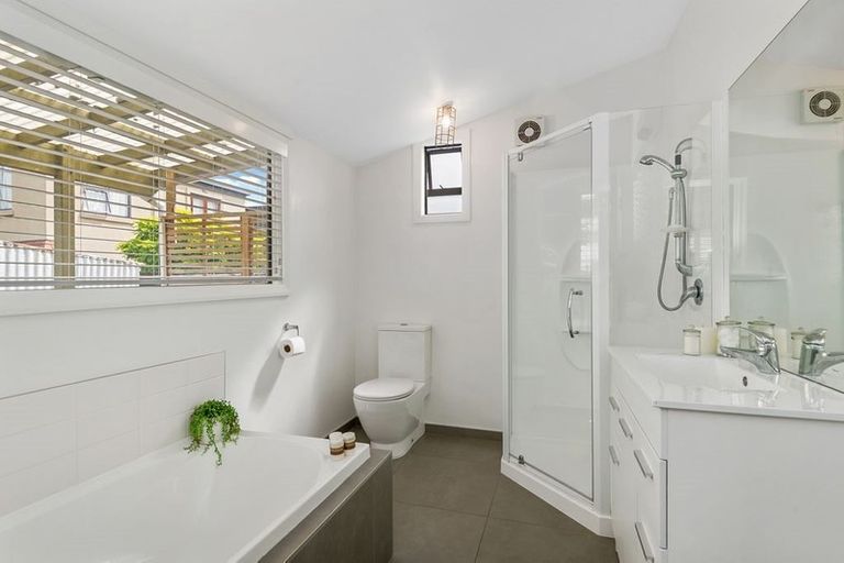 Photo of property in 20 Edgeware Road, St Albans, Christchurch, 8014