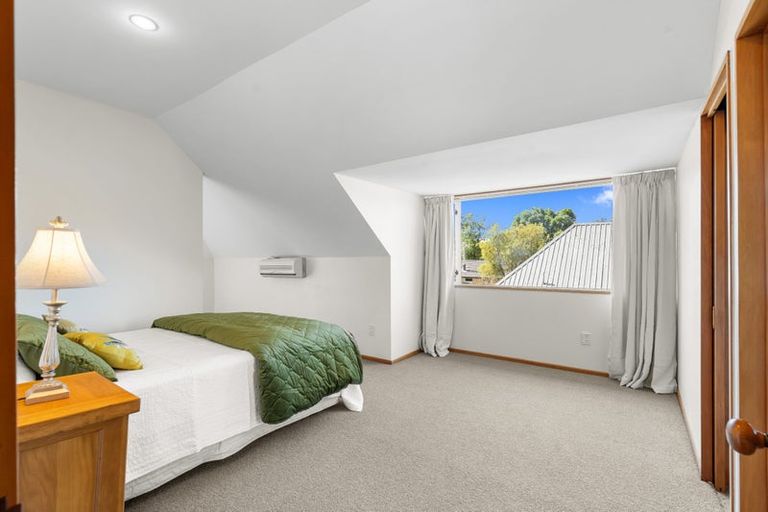 Photo of property in 31 Glenharrow Avenue, Avonhead, Christchurch, 8042