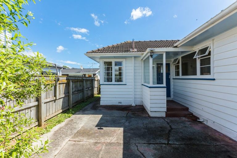 Photo of property in 28 Bauchop Road, Waterloo, Lower Hutt, 5011