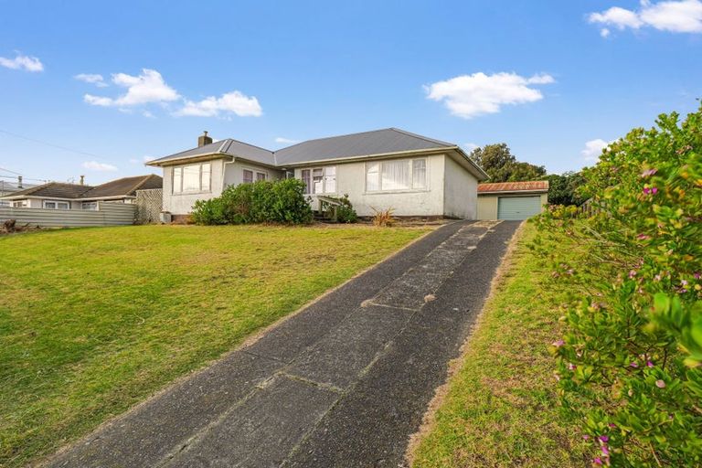 Photo of property in 90 Manuka Street, Castlecliff, Whanganui, 4501