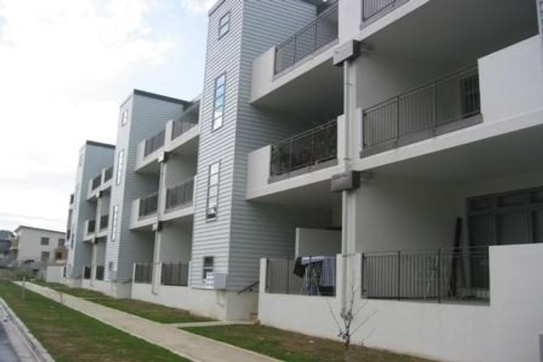 Photo of property in 20/11 Carlos Drive, Flat Bush, Auckland, 2016