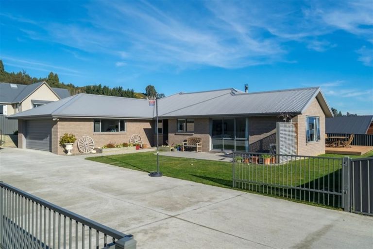 Photo of property in 3 Heasley Lane, Mosgiel, 9092