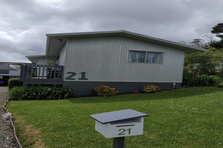 Photo of property in 21a Garton Drive, Massey, Auckland, 0614