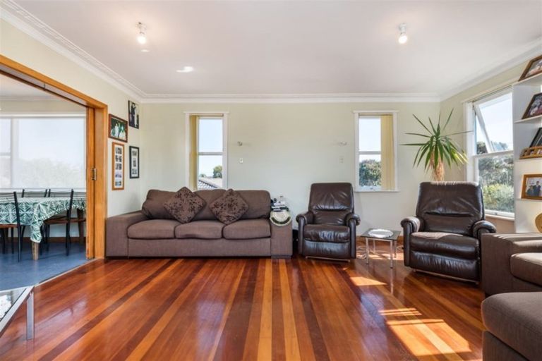 Photo of property in 728 Te Atatu Road, Te Atatu Peninsula, Auckland, 0610