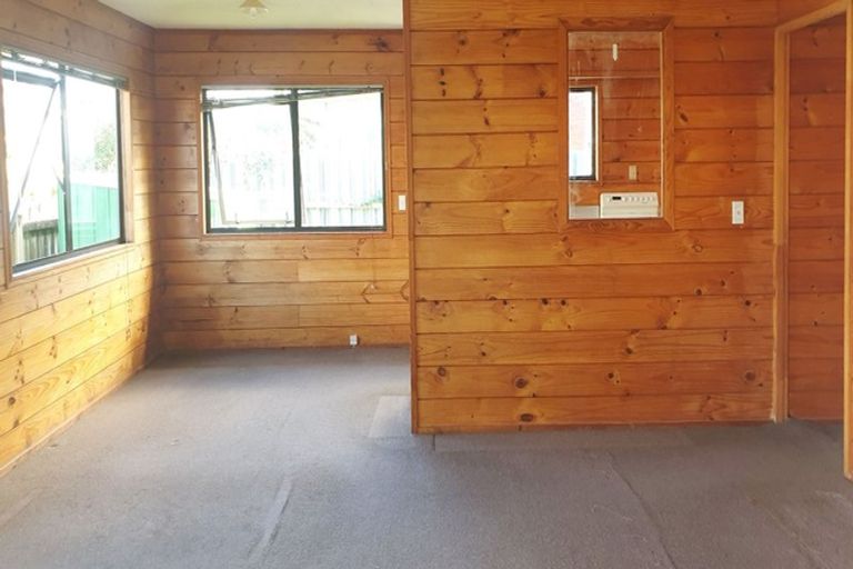 Photo of property in 25 Garelja Road, Henderson, Auckland, 0612