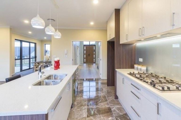 Photo of property in 8 Judith Anne Drive, Pukekohe, 2120