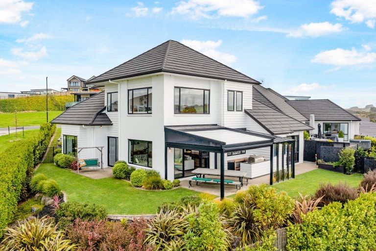 Photo of property in 69 Maka Terrace, Orewa, 0931