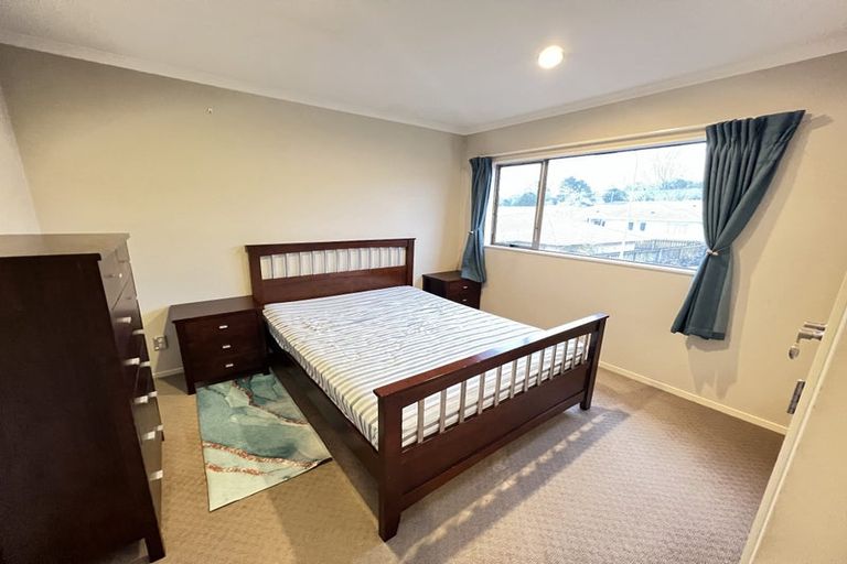 Photo of property in 37 Clover Drive, Henderson, Auckland, 0610