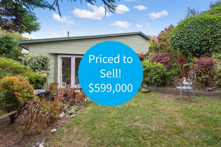Photo of property in 43 Bassett Road, Johnsonville, Wellington, 6037