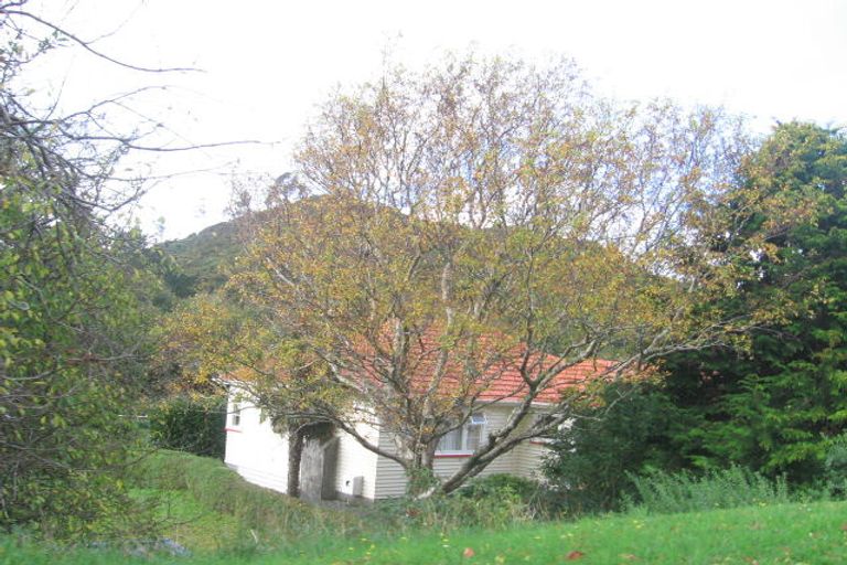 Photo of property in 153 Hine Road, Wainuiomata, Lower Hutt, 5014