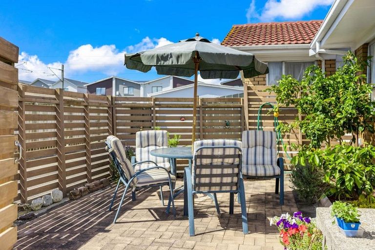 Photo of property in 2/46 Takanini Road, Takanini, 2112