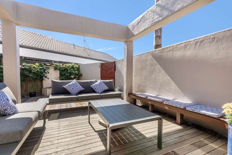 Photo of property in 8 Piha Close, Papamoa Beach, Papamoa, 3118