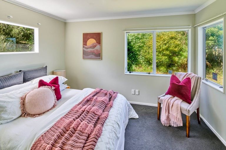 Photo of property in 25 Bowes Crescent, Strathmore Park, Wellington, 6022