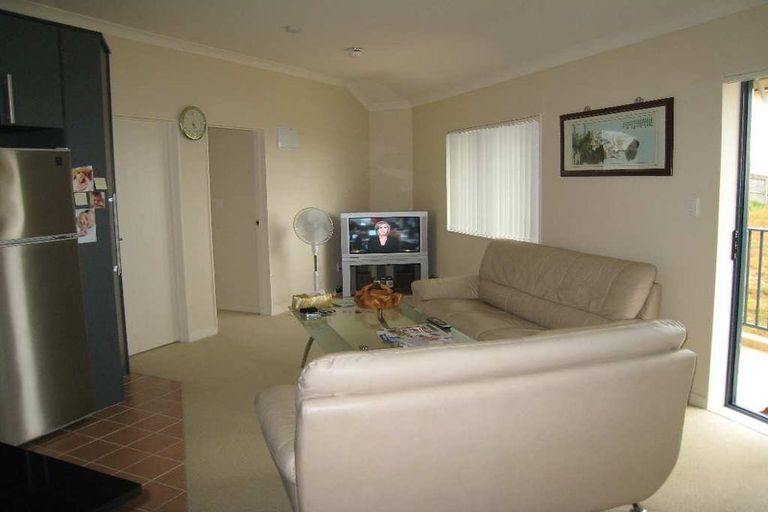 Photo of property in 46 Ballymore Drive, Pinehill, Auckland, 0632