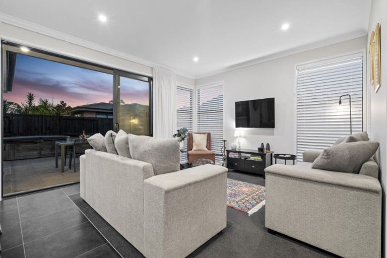 Photo of property in 8 Sarcodia Place, Papamoa Beach, Papamoa, 3118