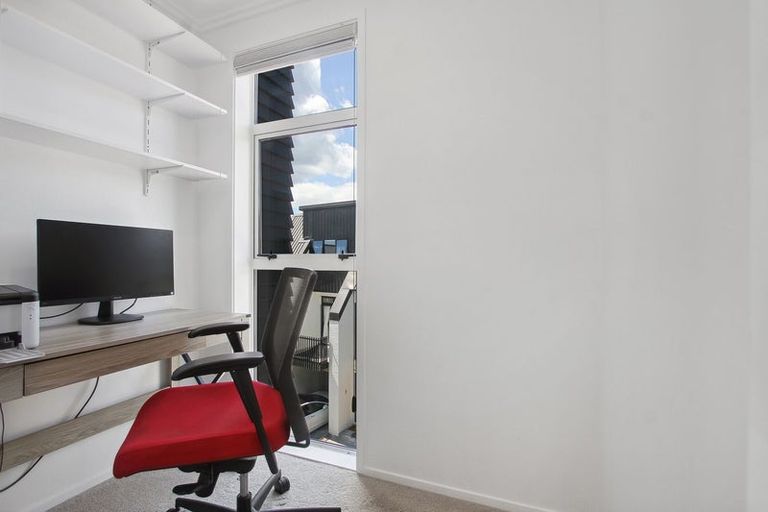 Photo of property in 27 Marine Parade, Hobsonville, Auckland, 0616