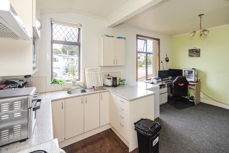 Photo of property in 15 Kelvin Street, South Hill, Oamaru, 9400