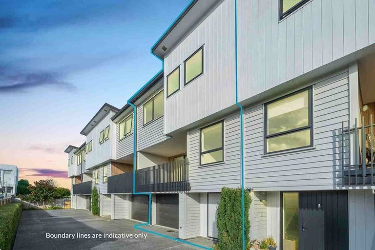 Photo of property in 5/5 Peachgrove Road, Te Atatu Peninsula, Auckland, 0610